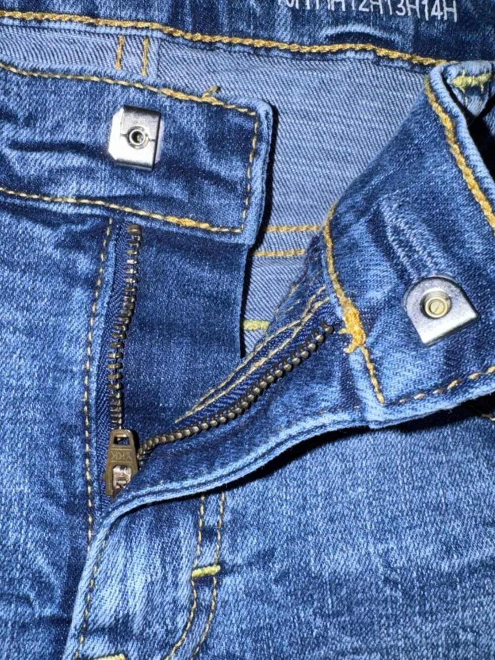 Gymboree Skinny distress blue jeans Boys size 6-7